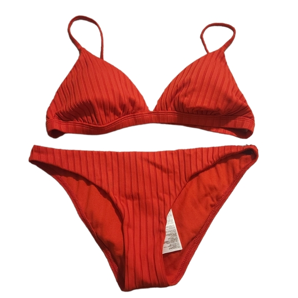 Billabong Red Ribbed Bikini - Picture 1 of 7